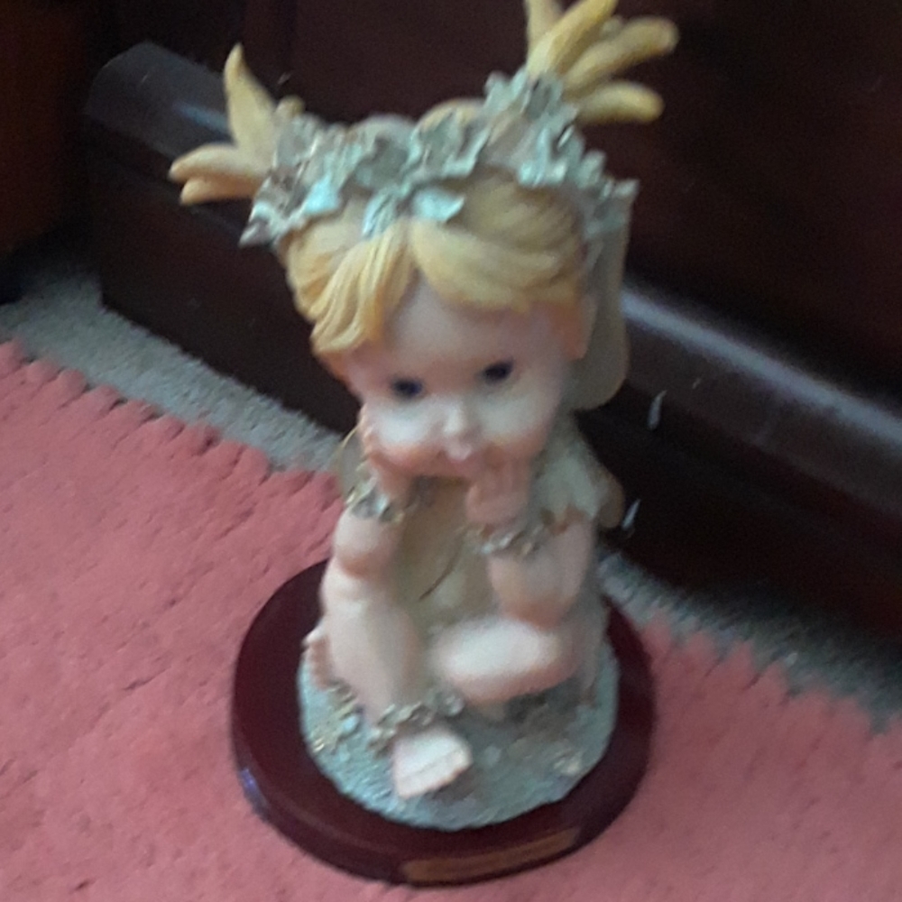 Giavanni Collection baby fairy figurine